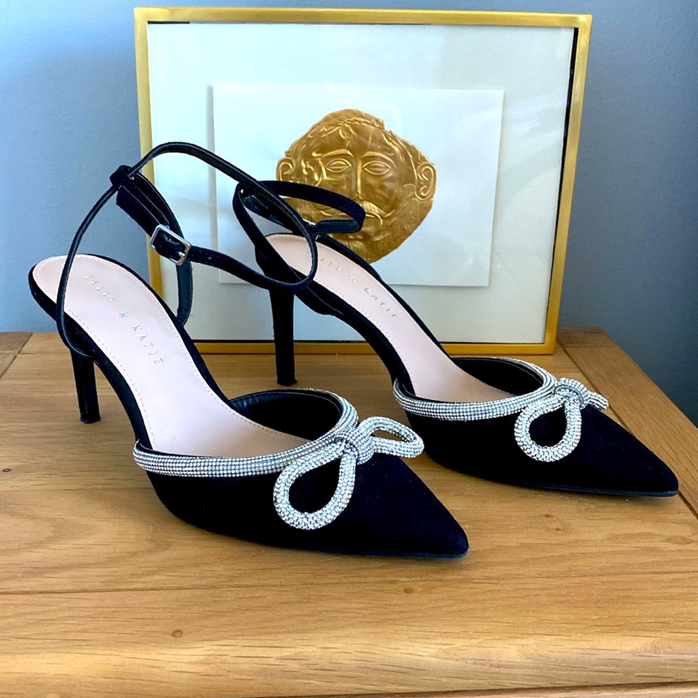 Kelly & Katie Black Suede Strappy Kitten Heels with rhinestone bow detail 7.5